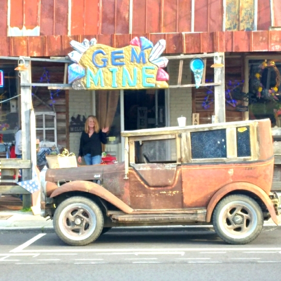 Meet your Posher, Carla - Picture 1 of 5